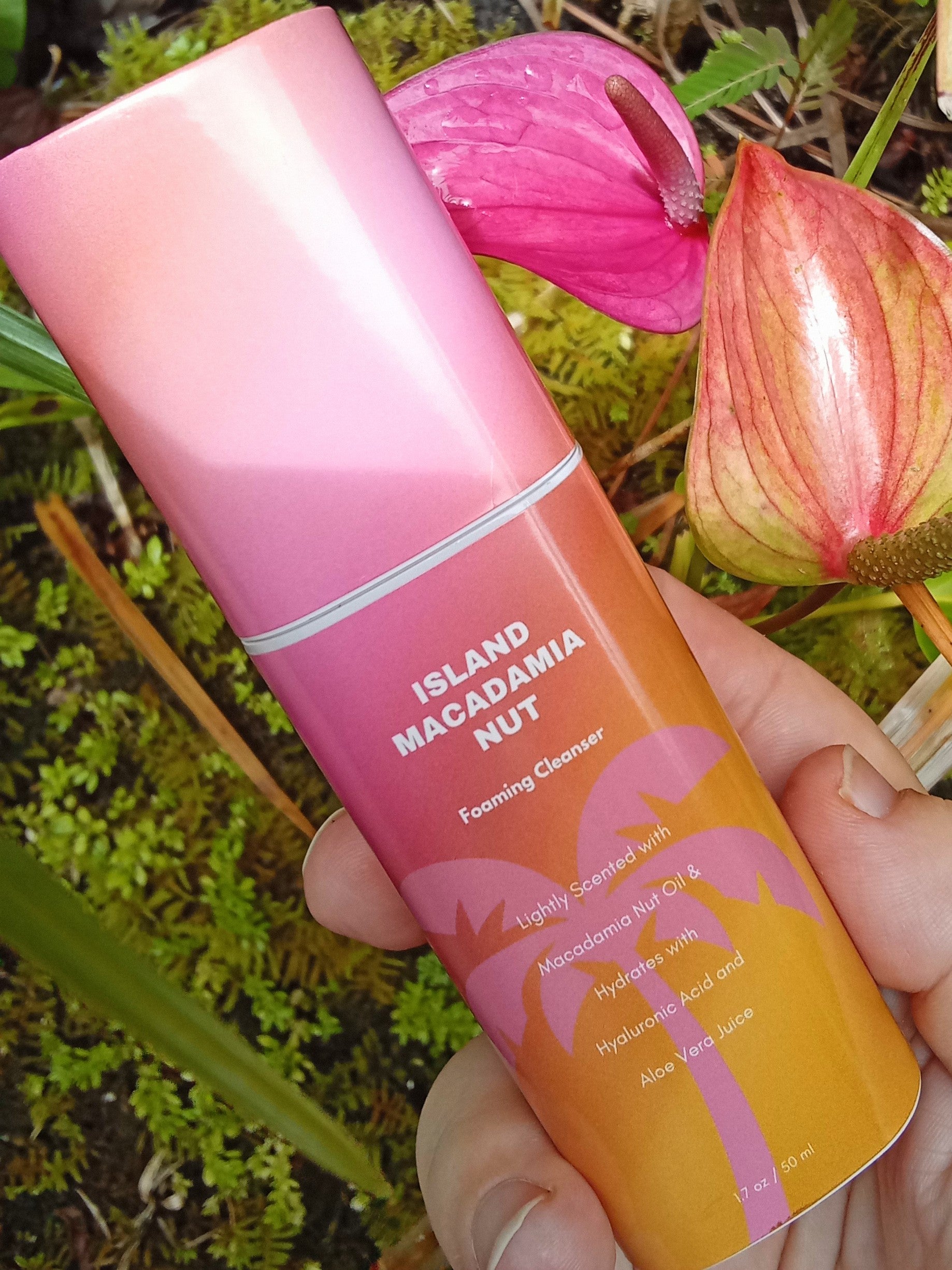 Island Macadamia Nut™ Foaming Cleanser