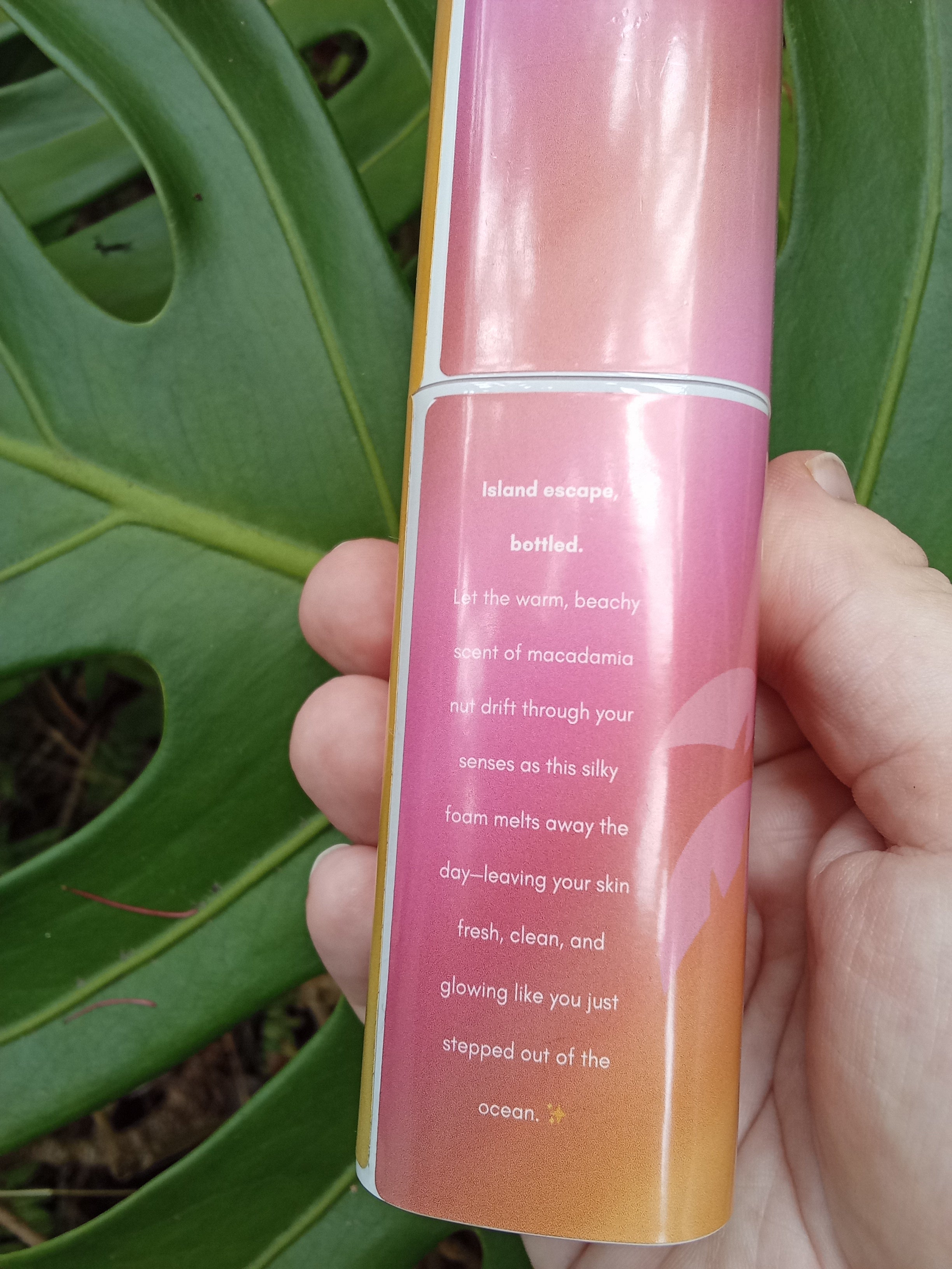 Island Macadamia Nut™ Foaming Cleanser